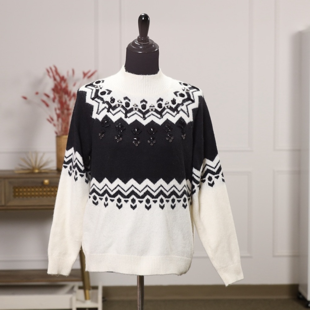 Ann Taylor White and Black Knit Sweater